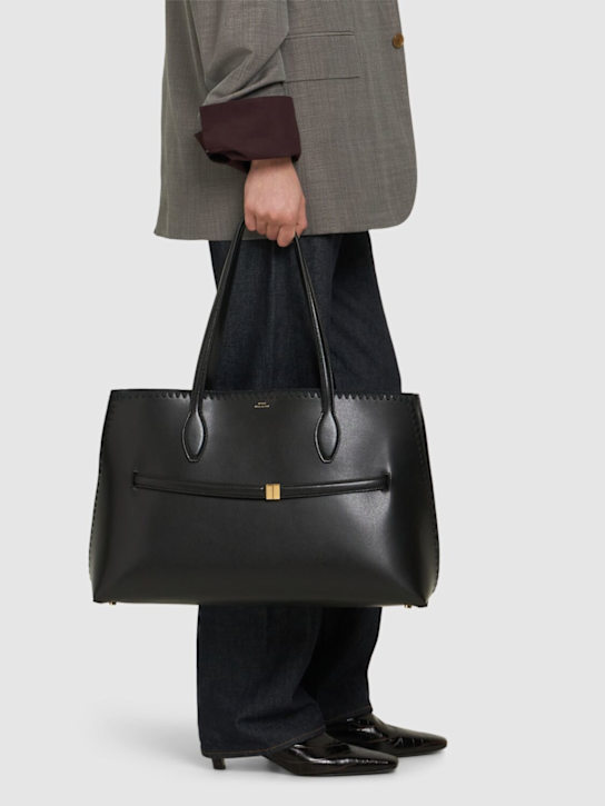 Toteme: Lounge leather tote bag - Black - women_1 | Luisa Via Roma
