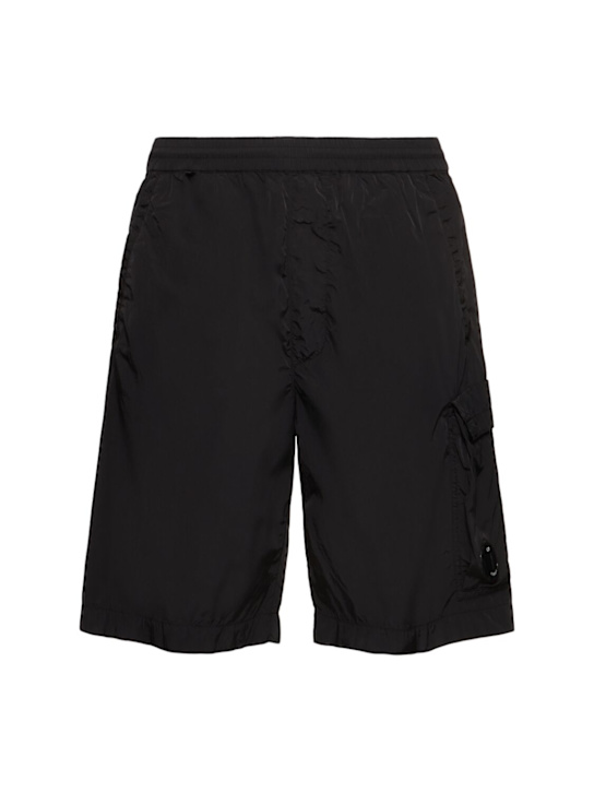 C.P. Company: Shorts cargo Chrome-R - Nero - men_0 | Luisa Via Roma