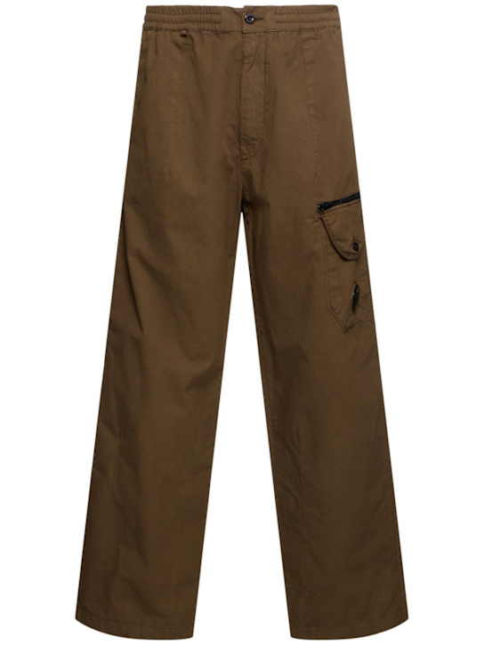 C.P. Company: Microreps boxy cargo lens pants - Green - men_0 | Luisa Via Roma