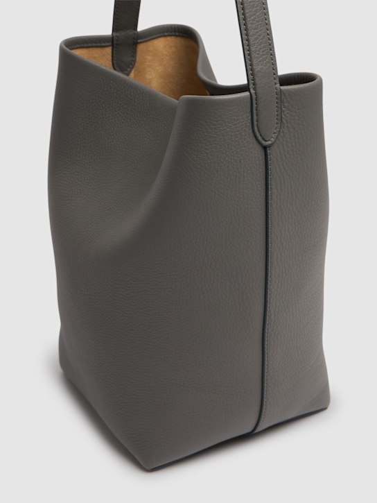 The Row: Medium n/s park lux grain leather bag - Timouse Grey - women_4 | Luisa Via Roma