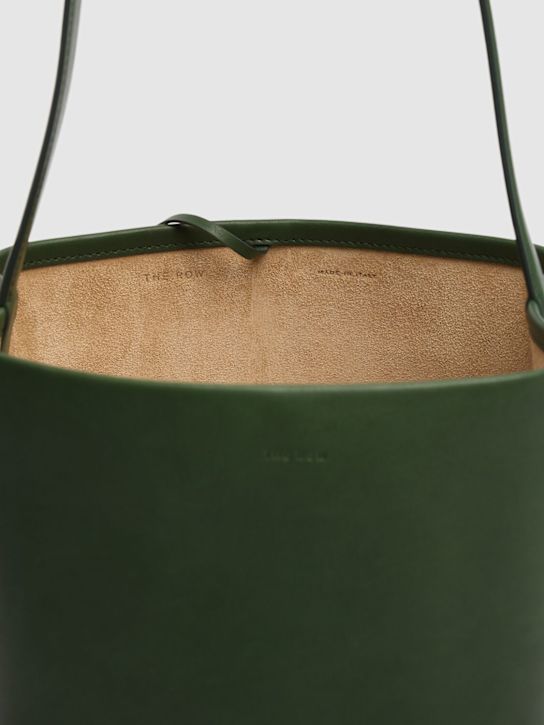 The Row: Medium n/s park saddle leather tote bag - women_5 | Luisa Via Roma