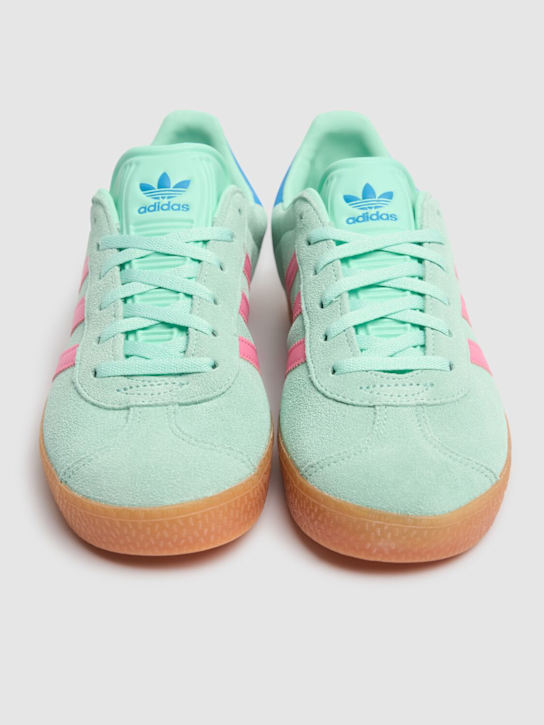 adidas Originals: Sneakers à lacets en daim Gazelle - Vert Menthe - kids-girls_1 | Luisa Via Roma