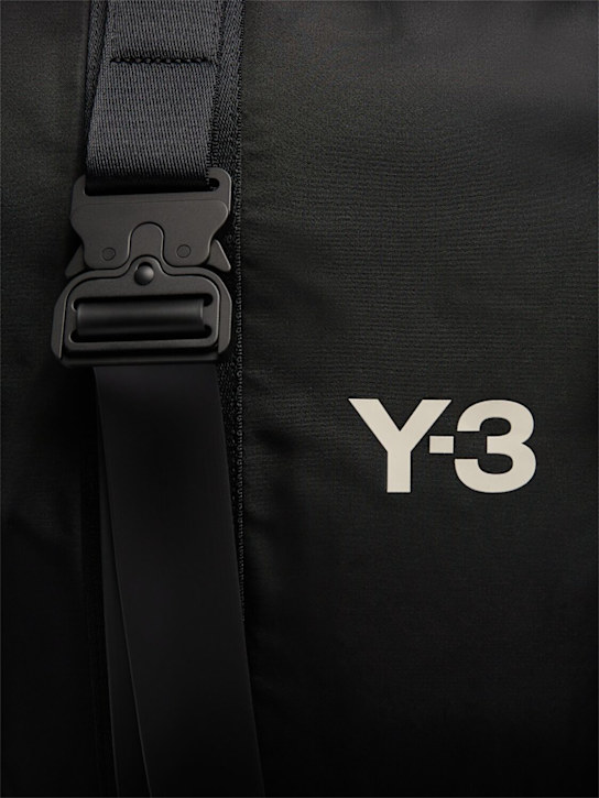Y-3: Logo tote bag - Black - men_4 | Luisa Via Roma