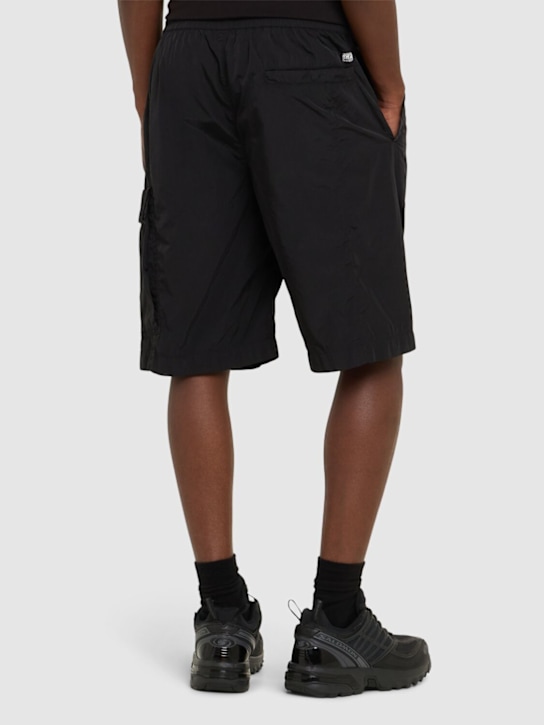 C.P. Company: Shorts cargo Chrome-R - Nero - men_2 | Luisa Via Roma