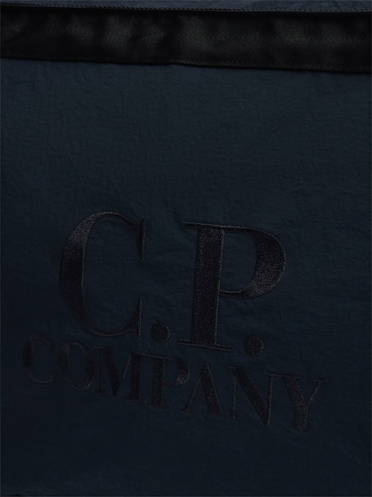 C.P. Company: Plain paper touch zipped bag - Total Eclipse - men_4 | Luisa Via Roma