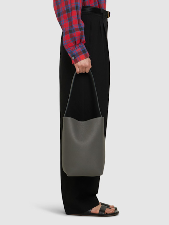 The Row: Medium n/s park lux grain leather bag - Timouse Grey - women_1 | Luisa Via Roma