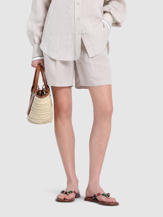 Gianvito Rossi: 5mm Shanti leather thong sandals - women_1 | Luisa Via Roma