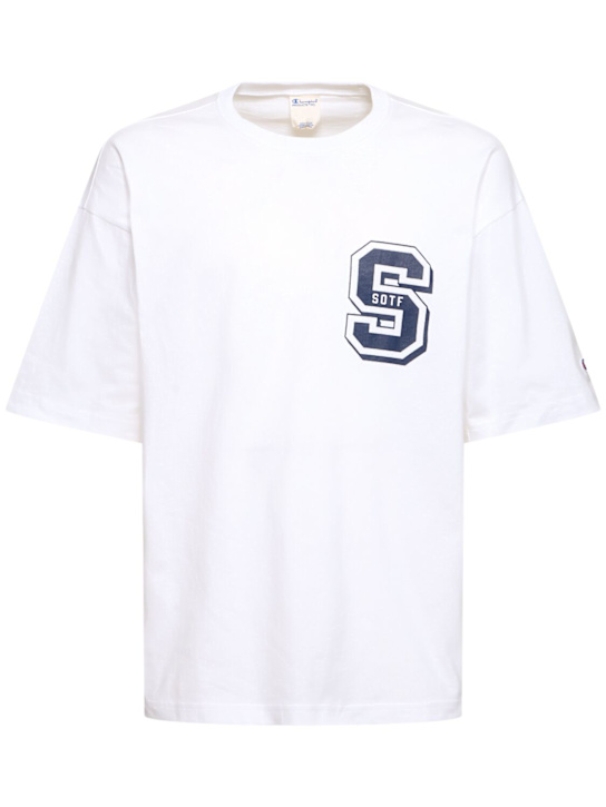 Champion: TシルエットTシャツ - men_0 | Luisa Via Roma