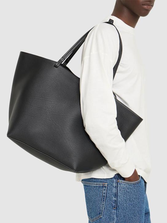 The Row: XL Park leather tote bag - Black - men_1 | Luisa Via Roma
