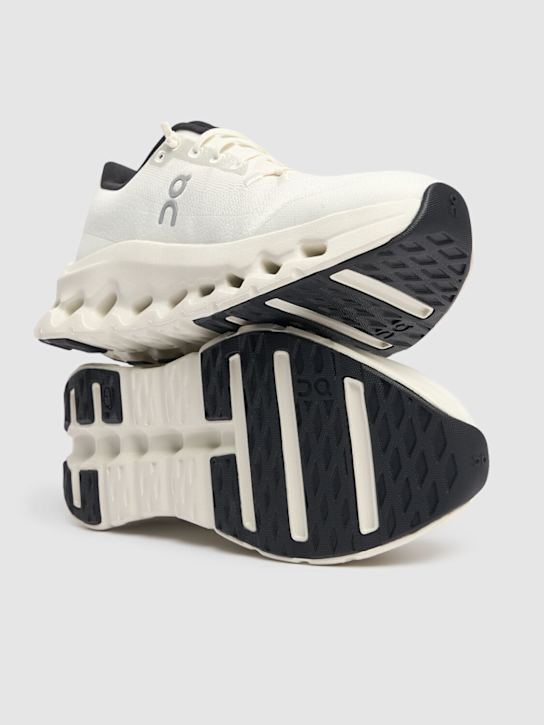 On: Cloudtilt sneakers - Pearl/Ice - women_4 | Luisa Via Roma
