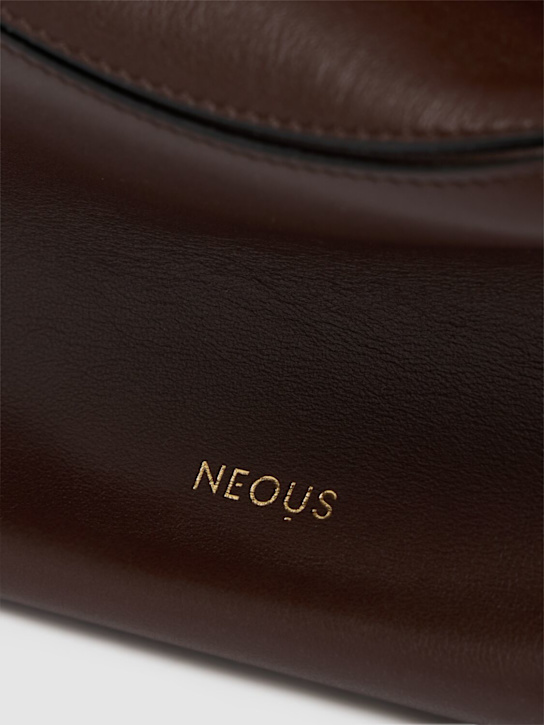 Neous: Medium Pavo leather tote bag - Dark Chocolate - women_4 | Luisa Via Roma