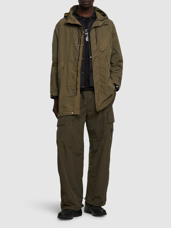 C.P. Company: Flatt nylon goggle fishtail parka - Efeugrün - men_1 | Luisa Via Roma