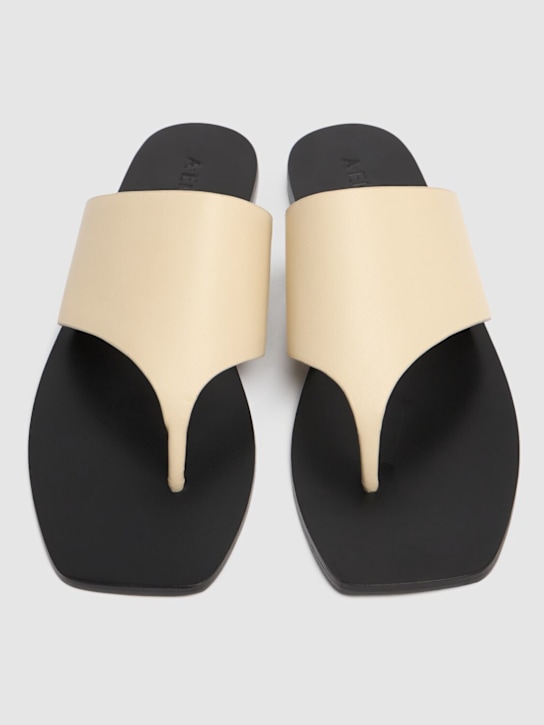A.EMERY: 10mm Paton leather thong sandals - White/Black - women_2 | Luisa Via Roma