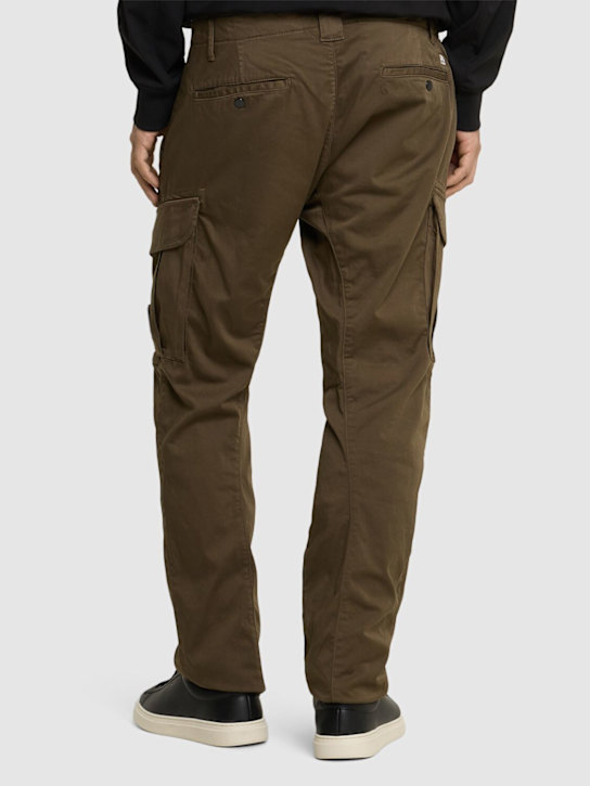 C.P. Company: Sateen stretch cargo lens pants - Green - men_2 | Luisa Via Roma