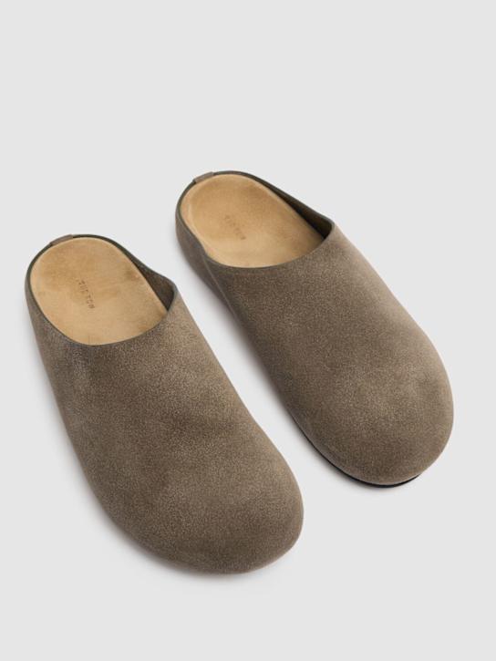 The Row: Mules Hugo in camoscio - Marrone Chiaro - women_2 | Luisa Via Roma