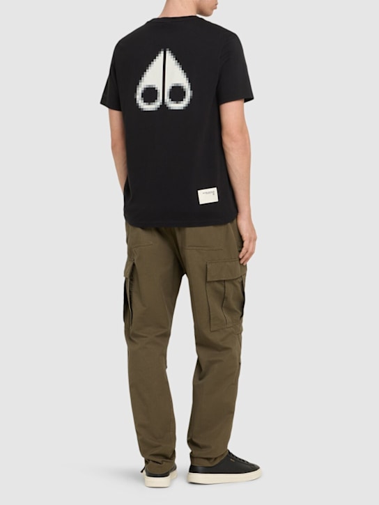 Moose Knuckles: T-shirt Milton - Nero - men_1 | Luisa Via Roma