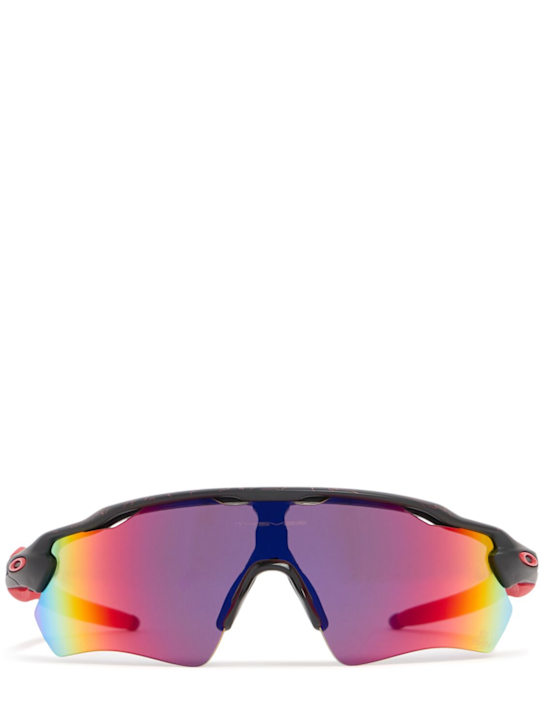 Oakley: Rader EV Path mirrored sunglasses - men_0 | Luisa Via Roma