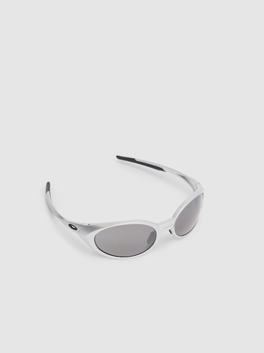 Oakley: Eyejacket Redux sunglasses - Silver - men_1 | Luisa Via Roma