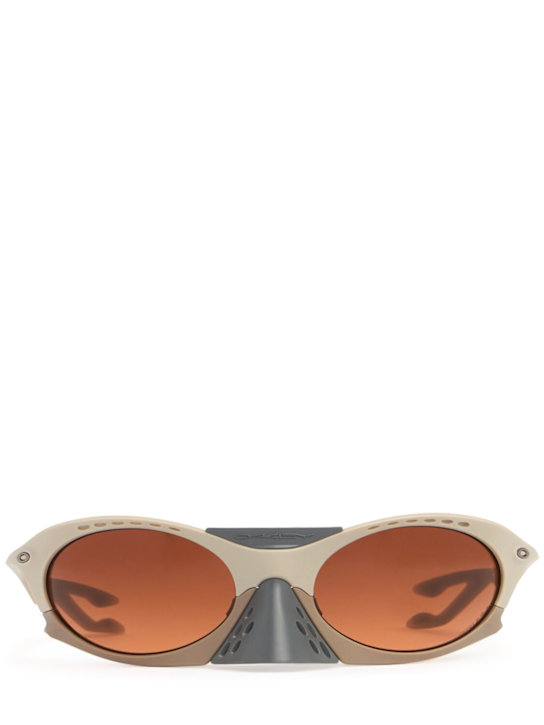 Oakley: Plantaris Prizm lens sunglasses - Matte Sand - men_0 | Luisa Via Roma