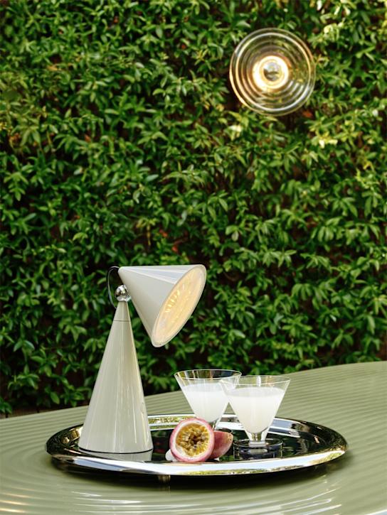 Tom Dixon: Lampada da tavolo LED Pose Portable Putty - Beige - ecraft_1 | Luisa Via Roma