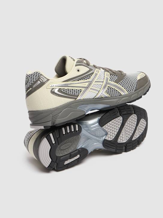 Asics: Sneakers "Gel-DS Trainer 14" - Truffle Grey - men_2 | Luisa Via Roma