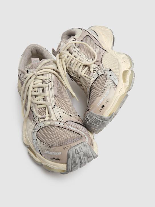 Balenciaga: Stapler科技织物运动鞋 - 米黄色/灰色 - men_2 | Luisa Via Roma