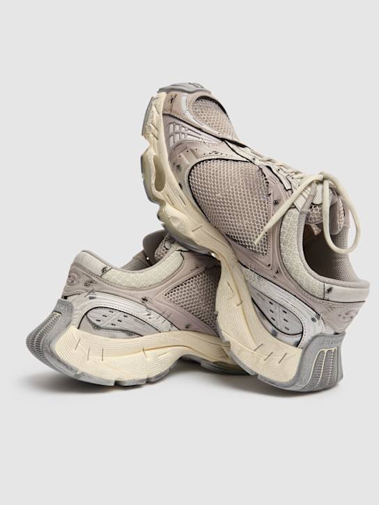 Balenciaga: Stapler科技织物运动鞋 - 米黄色/灰色 - men_4 | Luisa Via Roma
