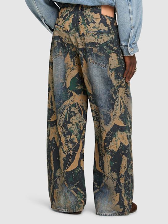 Acne Studios: Mossy Oak印花阔腿牛仔裤 - 棕色 - men_2 | Luisa Via Roma