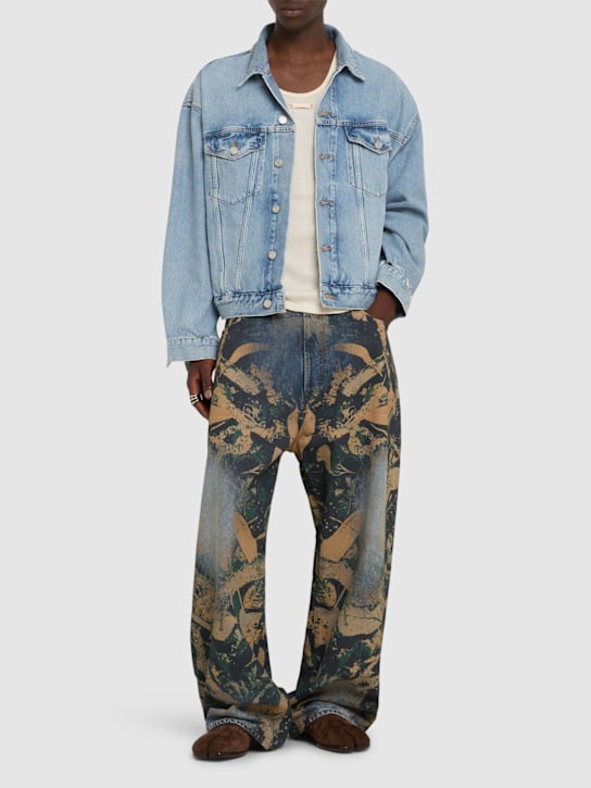 Acne Studios: Mossy Oak印花阔腿牛仔裤 - 棕色 - men_1 | Luisa Via Roma