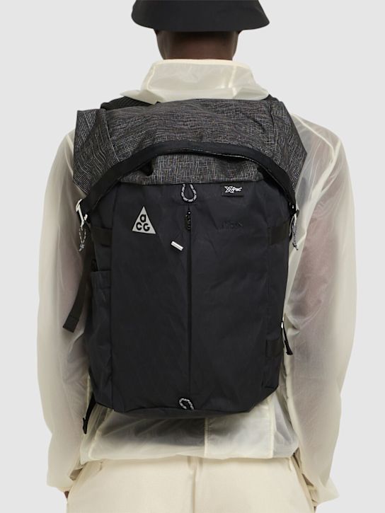 Nike: ACG Aysén backpack - Black/Black/Met - men_1 | Luisa Via Roma