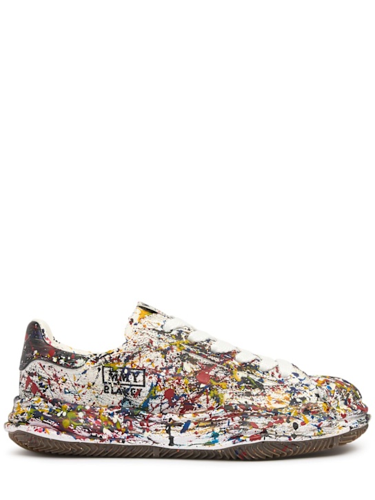Mihara Yasuhiro: BLAKEY painted low sneakers - White - men_0 | Luisa Via Roma