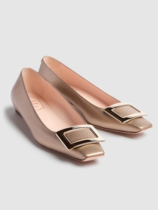 Roger Vivier: 25mm Belle Vivier leather ballerinas - Oro Chiaro - women_1 | Luisa Via Roma