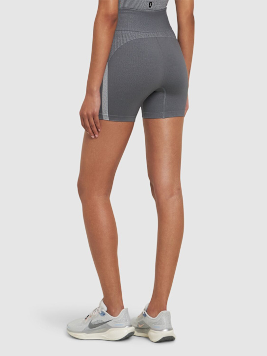 On: Studio knit bike shorts - Rock/Glacier - women_2 | Luisa Via Roma