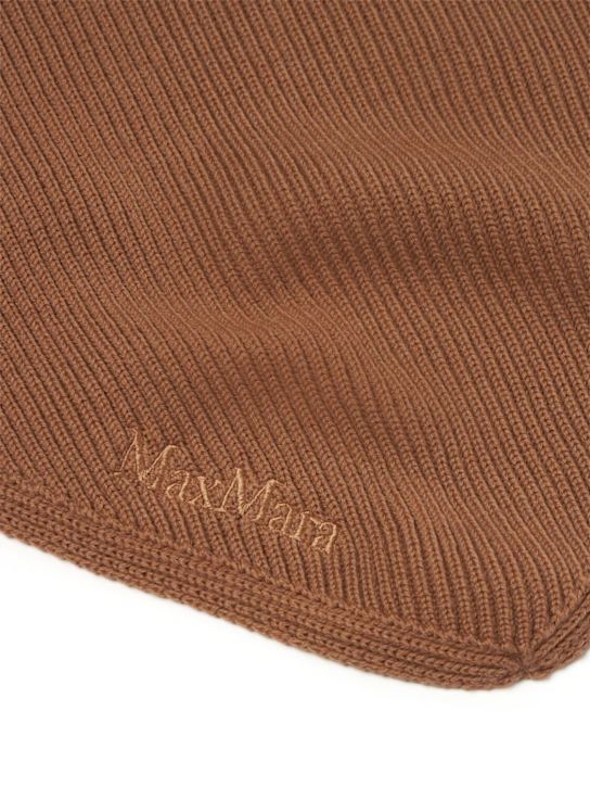 Max Mara: Girotta wool scarf - women_1 | Luisa Via Roma