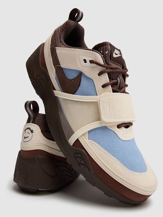 Nike: Travis Scott Zoom Field Jaxx sneakers - women_1 | Luisa Via Roma