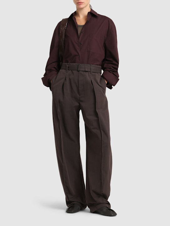 Lemaire: Pantaloni Tumbled in cotone con cintura - Marrone - women_1 | Luisa Via Roma