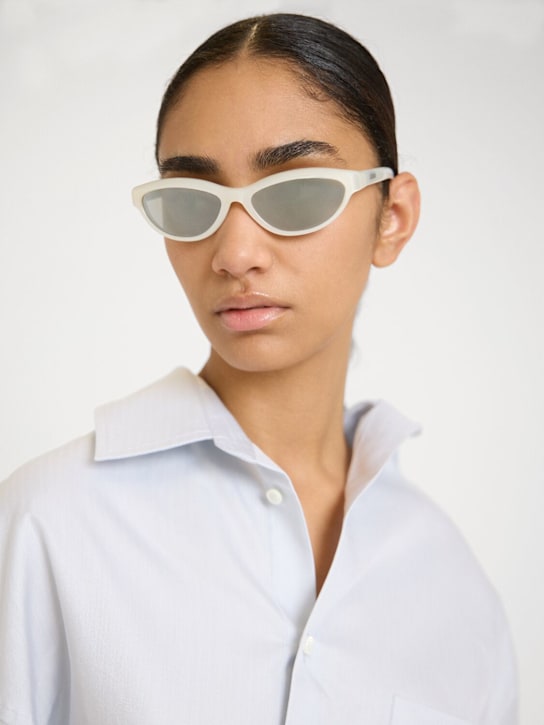 Jacquemus: Les Lunettes Curvo sunglasses - Light Ivory - women_1 | Luisa Via Roma