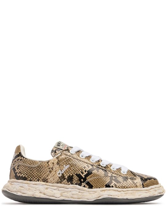 Mihara Yasuhiro: CHARLES python print low sneakers - Natural - men_0 | Luisa Via Roma