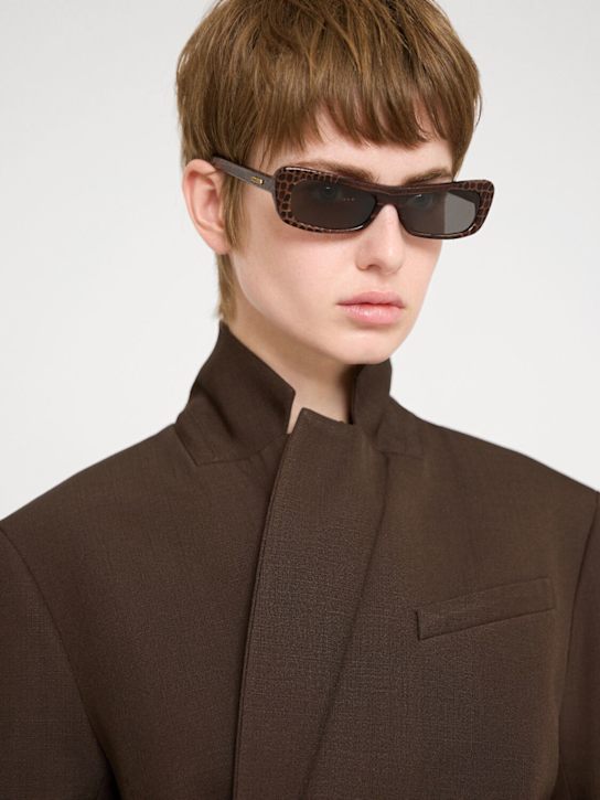 Jacquemus: Les Lunettes Capri sunglasses - Dark Brown - women_1 | Luisa Via Roma