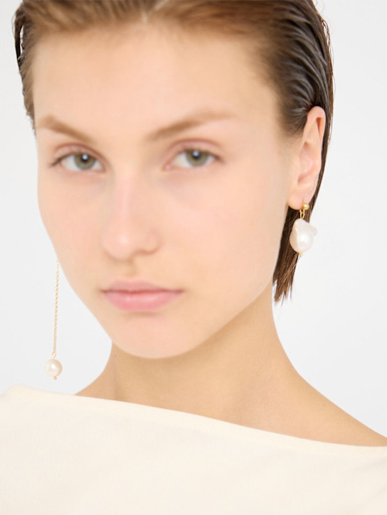 Magda Butrym: Asymmetrical pearl earrings - White/Gold - women_1 | Luisa Via Roma
