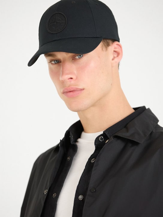 Stone Island: Cotton logo baseball cap - men_1 | Luisa Via Roma