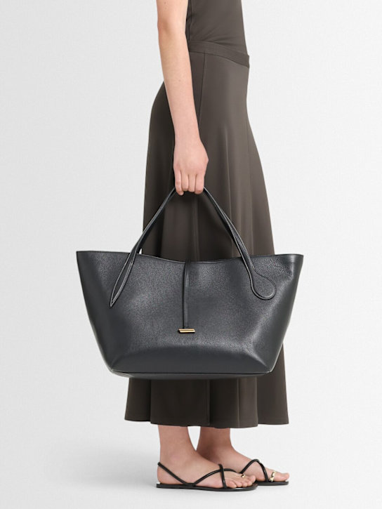 Liffner: Zip Penne grained leather tote bag - women_1 | Luisa Via Roma