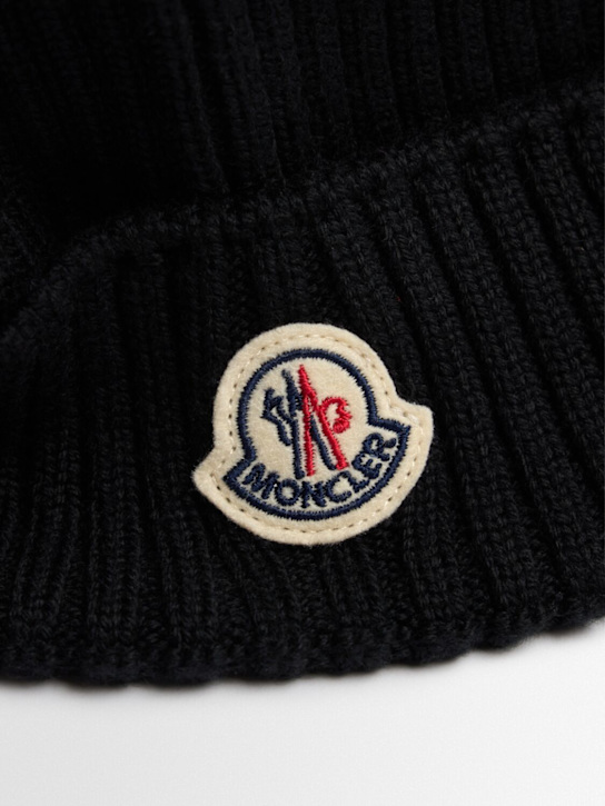 Moncler: Logo wool beanie - ブラック - kids-boys_1 | Luisa Via Roma