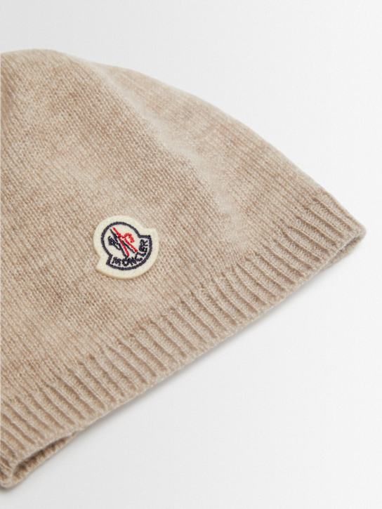 Moncler: Logo cashmere beanie - Beige - kids-girls_1 | Luisa Via Roma