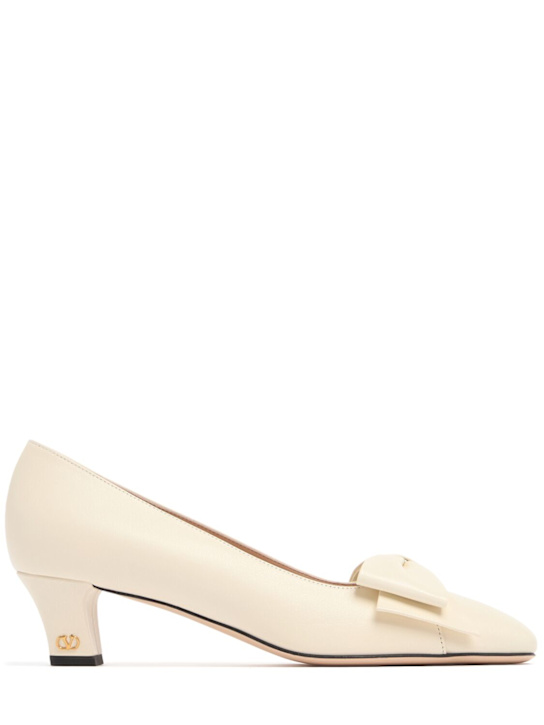Valentino Garavani: Bowow レザーパンプス 45mm - アイボリー - women_0 | Luisa Via Roma