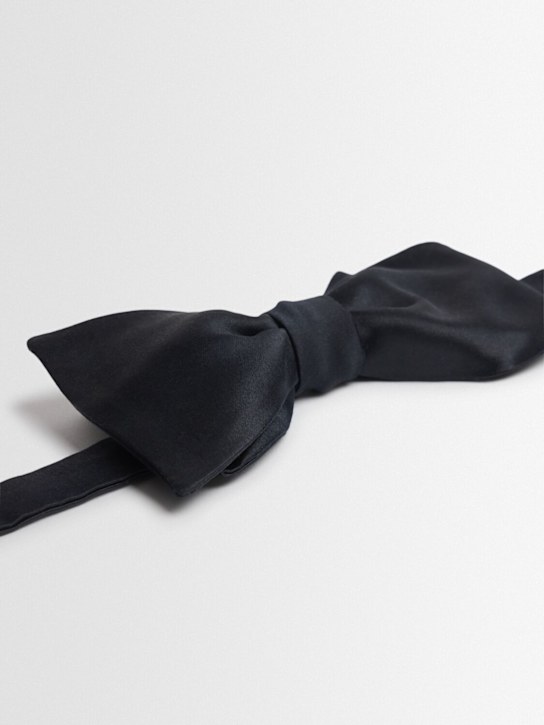 Brunello Cucinelli: Duchesse satin bow tie - Black - men_1 | Luisa Via Roma
