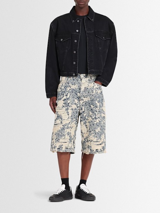 Acne Studios: Shorts mit Rissen und Monogramm „Judda“ - Mid Blue - men_1 | Luisa Via Roma