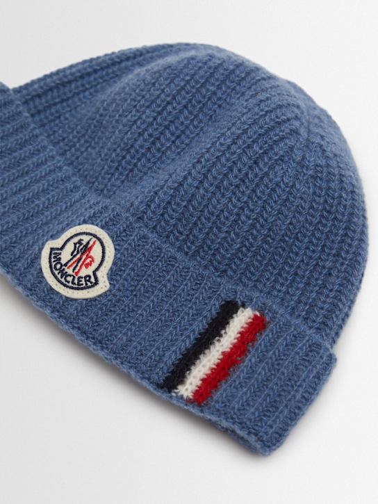 Moncler: Tricolor trimmed virgin wool beanie - ブルー - kids-boys_1 | Luisa Via Roma