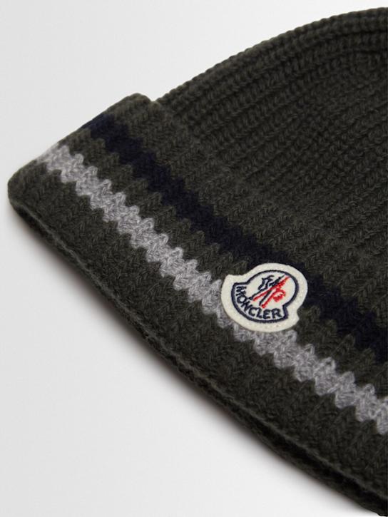 Moncler: Striped virgin wool beanie - ダークグリーン - kids-boys_1 | Luisa Via Roma
