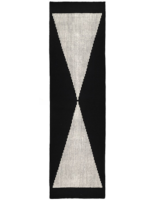 Tom Dixon: Wedge handwoven rug - Black - ecraft_0 | Luisa Via Roma